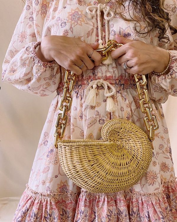 2023 Thick Chains Rattan Conch Women Shoulder Bags Design Wicker Woven Handbags Luxury Summer Beach Straw 2