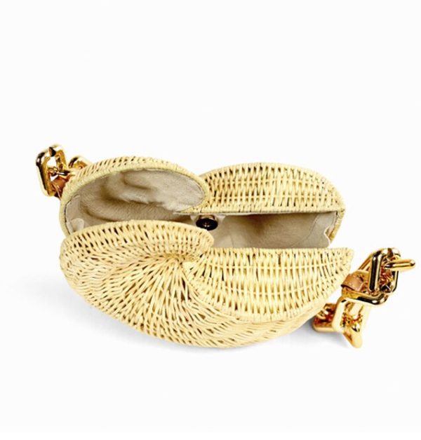 2023 Thick Chains Rattan Conch Women Shoulder Bags Design Wicker Woven Handbags Luxury Summer Beach Straw 4